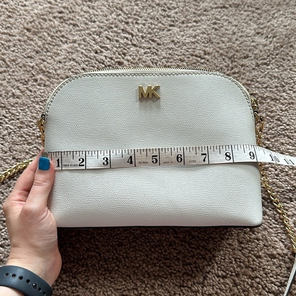 Michael Kors ivory/gold Crossbody bag - Picture 5 of 16